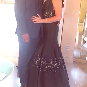 Mac Duggar trumpet gown